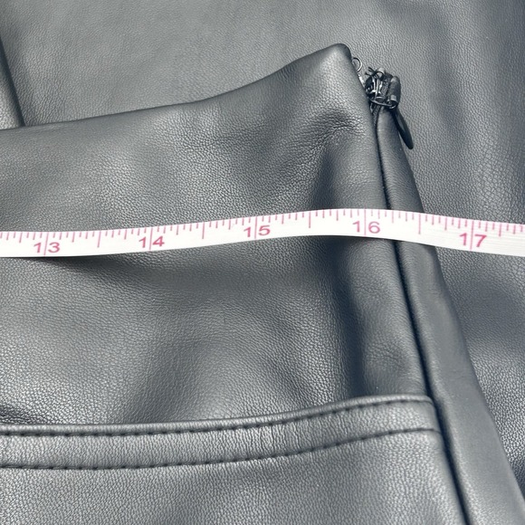 T Tahari Womens Faux Vegan Leather Cropped Wide Leg Pant Black  Sz12 Side Zipper - Picture 6 of 12